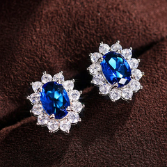 Queen Shape Crystal Stud Earrings
